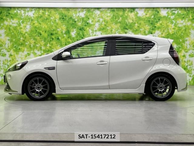 Toyota AQUA 2015-03 8552407-1