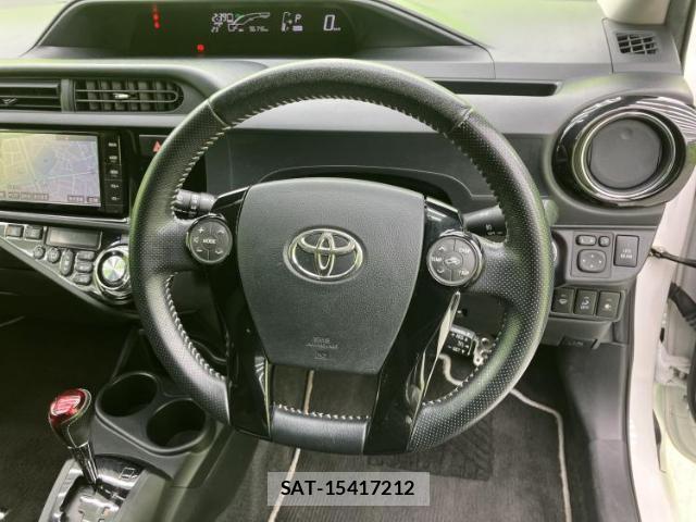 Toyota AQUA 2015-03 8552407-14