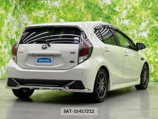 Toyota AQUA 2015-03 8552407-2
