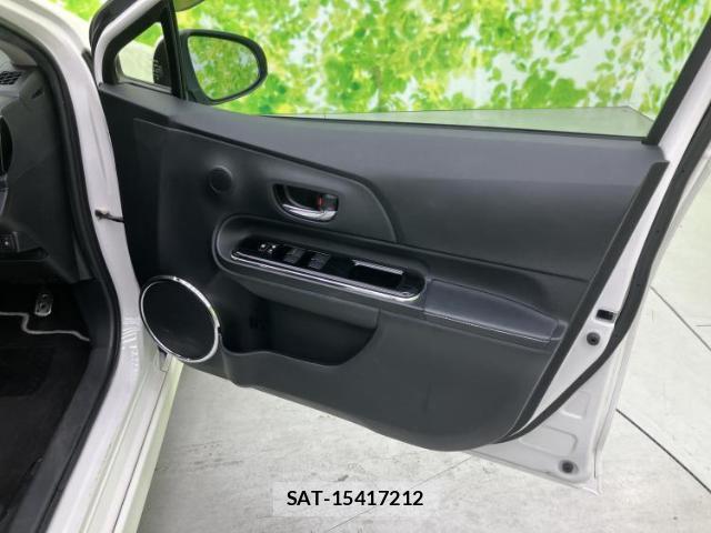 Toyota AQUA 2015-03 8552407-3