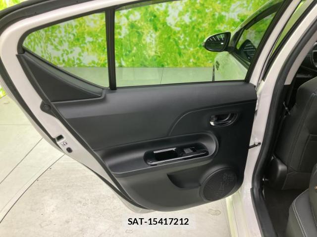 Toyota AQUA 2015-03 8552407-6