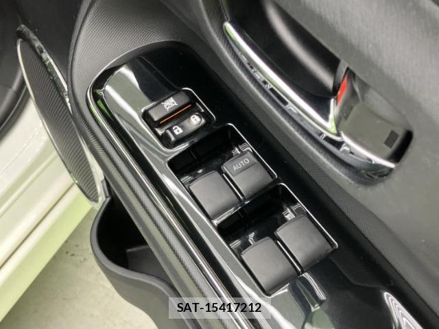 Toyota AQUA 2015-03 8552407-7