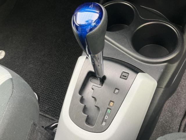 Toyota AQUA 2013-08 8552455-16