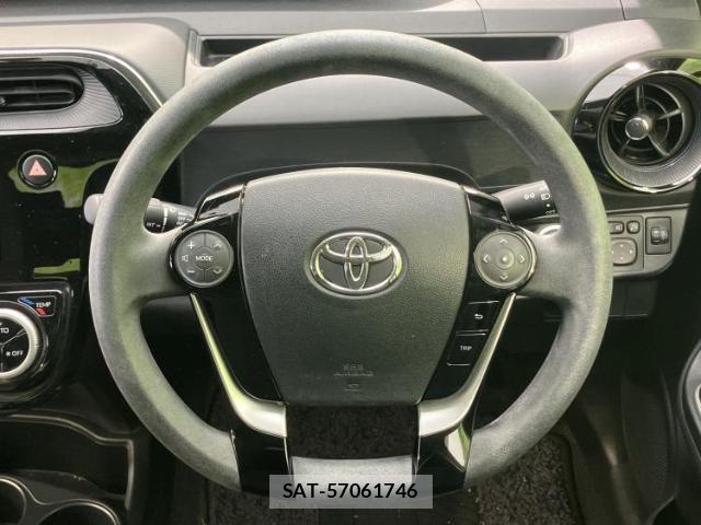 Toyota AQUA 2017-09 8552537-14