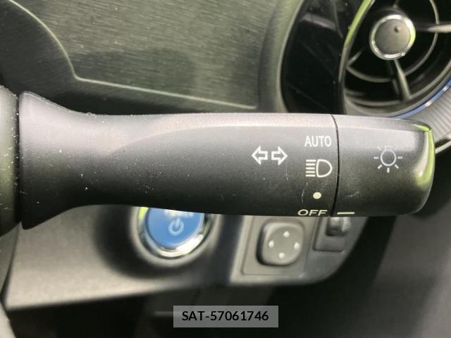 Toyota AQUA 2017-09 8552537-15