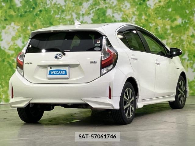 Toyota AQUA 2017-09 8552537-2