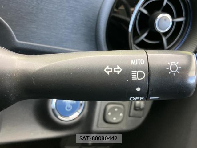 Toyota AQUA 2017-10 8552634-14