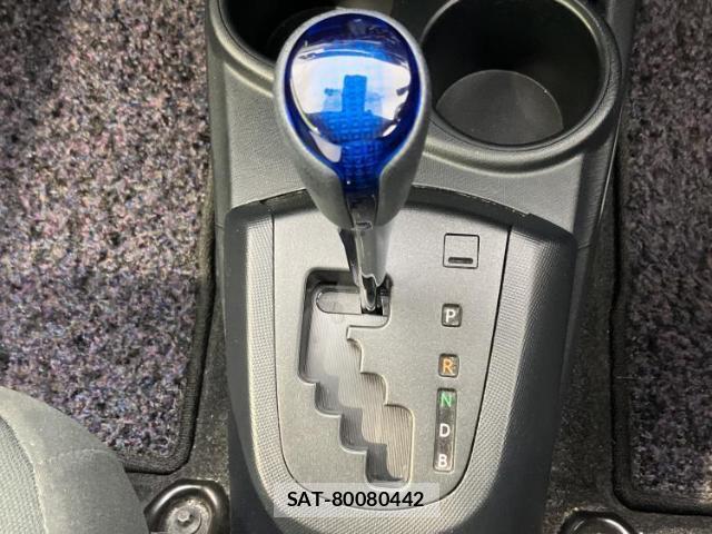 Toyota AQUA 2017-10 8552634-16