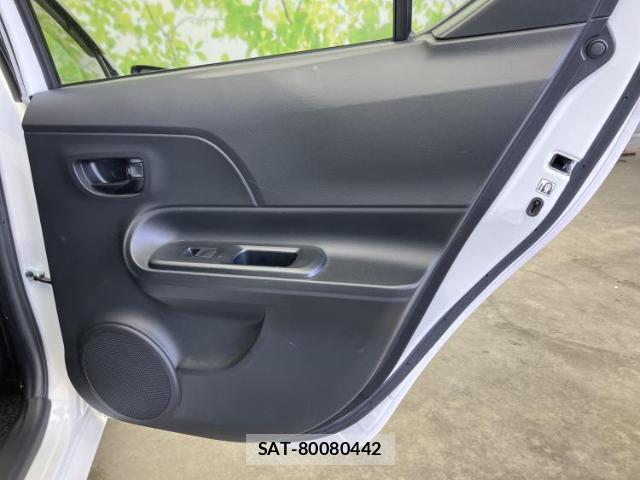 Toyota AQUA 2017-10 8552634-4