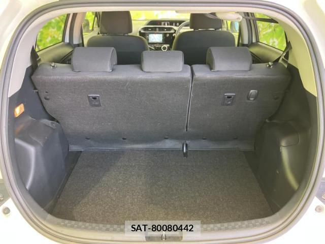 Toyota AQUA 2017-10 8552634-7