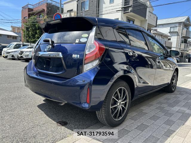 Toyota AQUA 2018-07 8552767-1