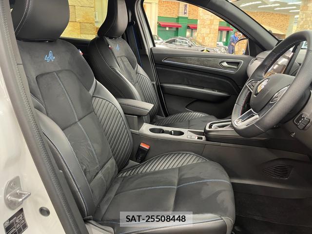 Renault Arkana 2025-01 8546942-3