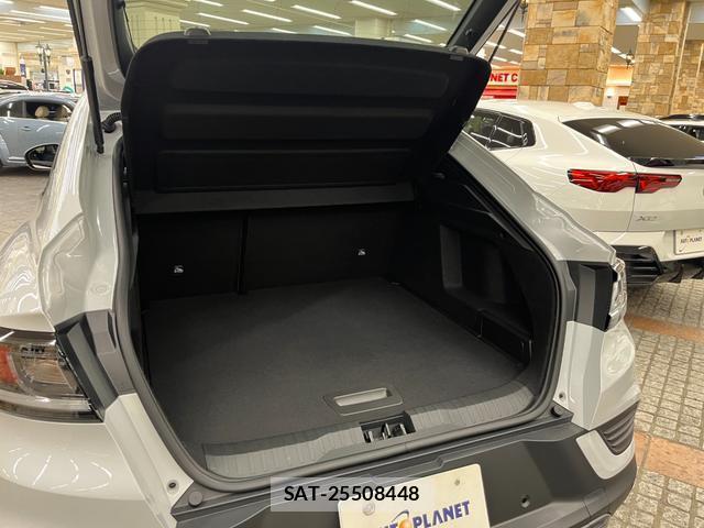 Renault Arkana 2025-01 8546942-5