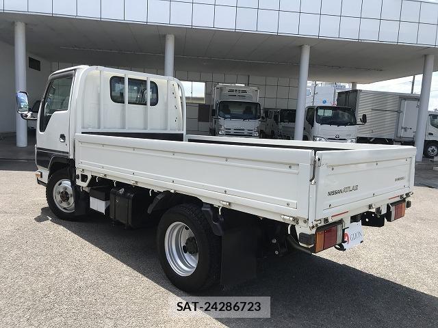 Nissan ATLAS 2021-01 8551657-5