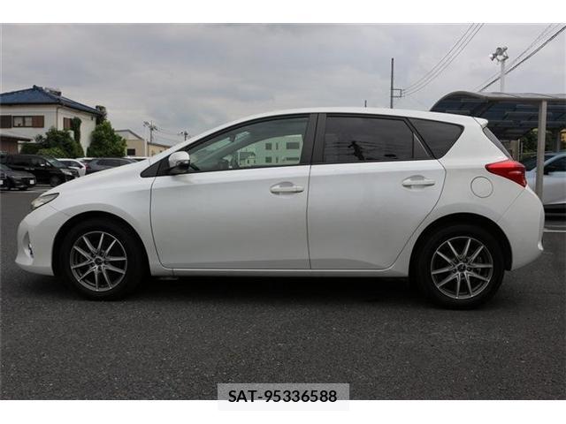 Toyota AURIS 2013-05 8546713-10