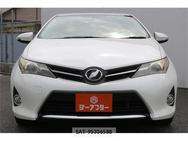 Toyota AURIS 2013-05 8546713-7