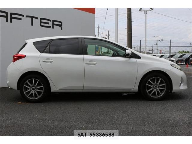 Toyota AURIS 2013-05 8546713-8
