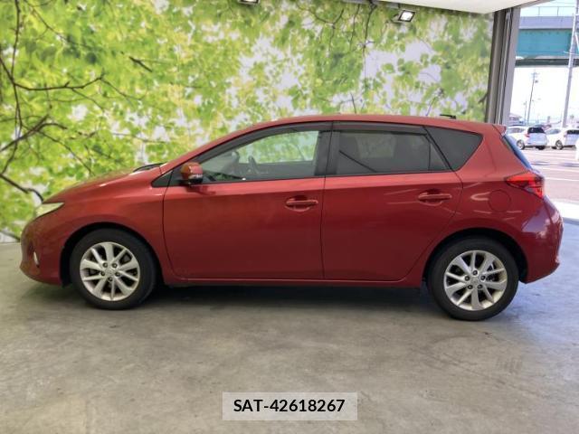 Toyota AURIS 2014-10 8549607-1