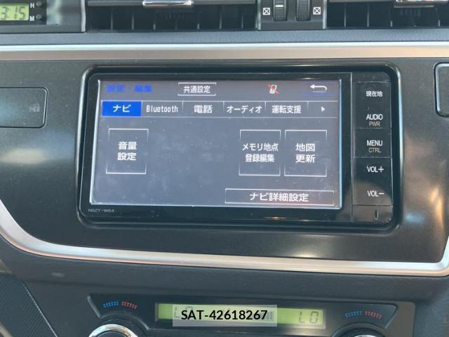Toyota AURIS 2014-10 8549607-11