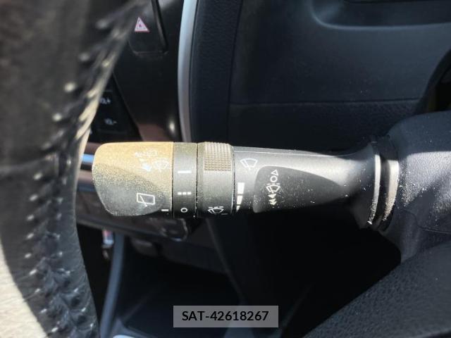 Toyota AURIS 2014-10 8549607-17