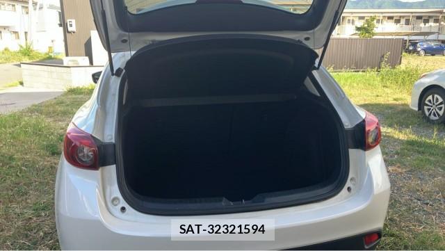 Mazda AXELA SPORT 2015-08 8550404-17