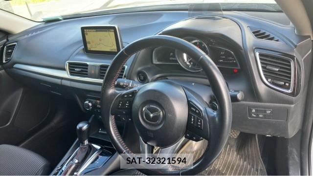 Mazda AXELA SPORT 2015-08 8550404-2