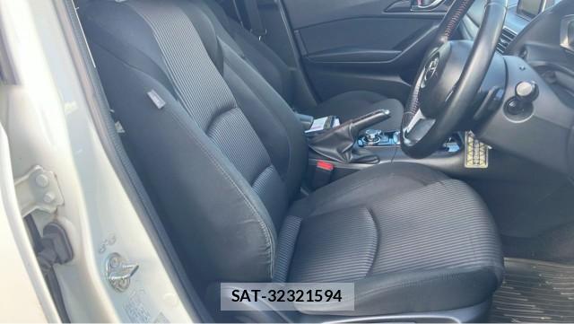 Mazda AXELA SPORT 2015-08 8550404-5