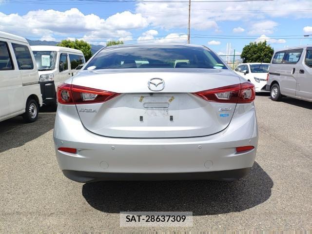Mazda AXELA 2017-08 8546543-1