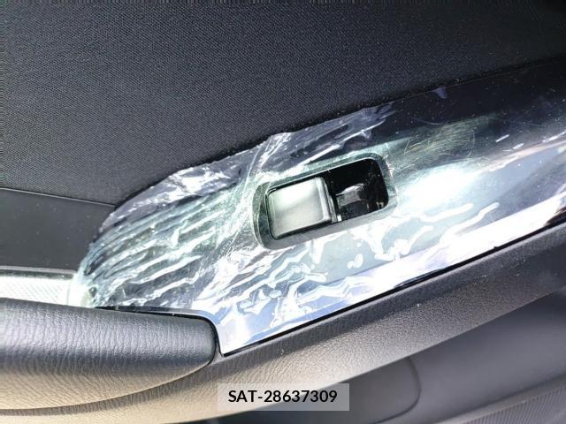 Mazda AXELA 2017-08 8546543-12