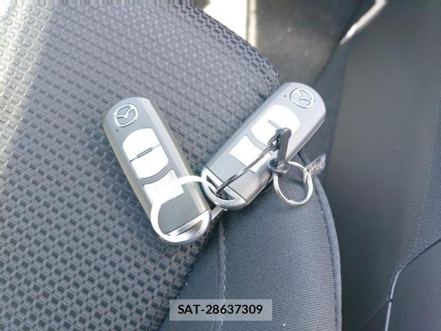 Mazda AXELA 2017-08 8546543-14