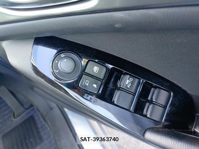 Mazda AXELA 2018-08 8552168-13