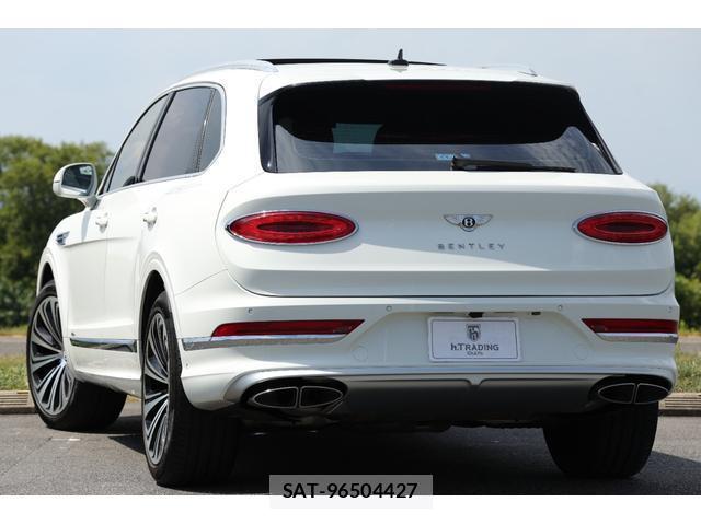 Bentley BENTAYGA 2023-08 8551889-1