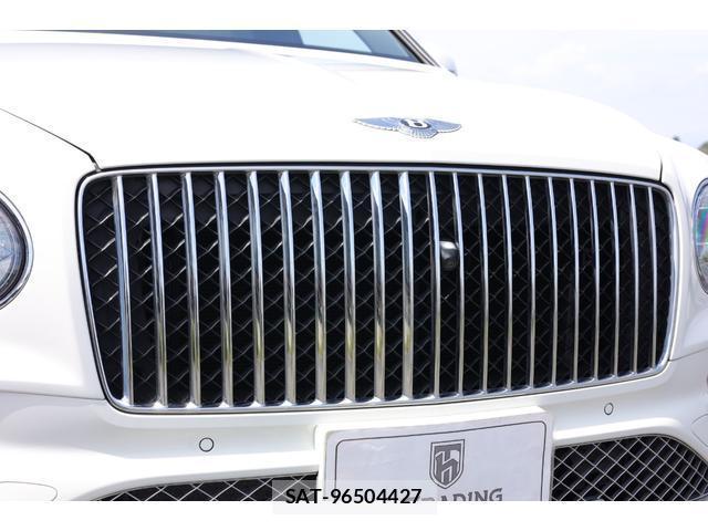 Bentley BENTAYGA 2023-08 8551889-10