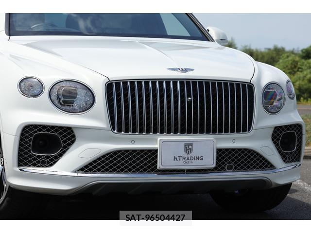 Bentley BENTAYGA 2023-08 8551889-11
