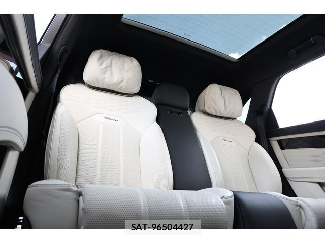 Bentley BENTAYGA 2023-08 8551889-13