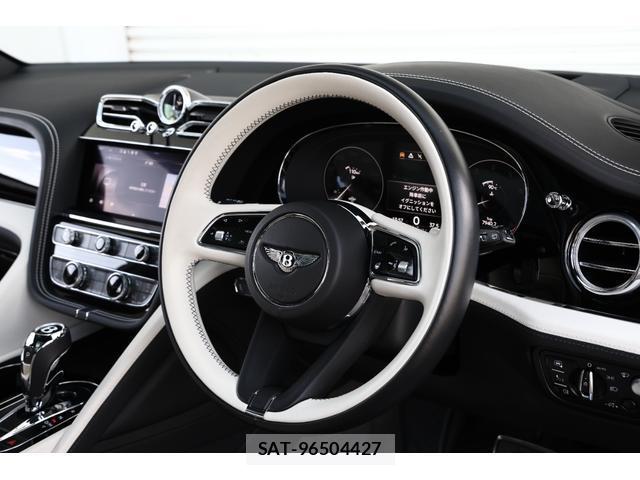 Bentley BENTAYGA 2023-08 8551889-3