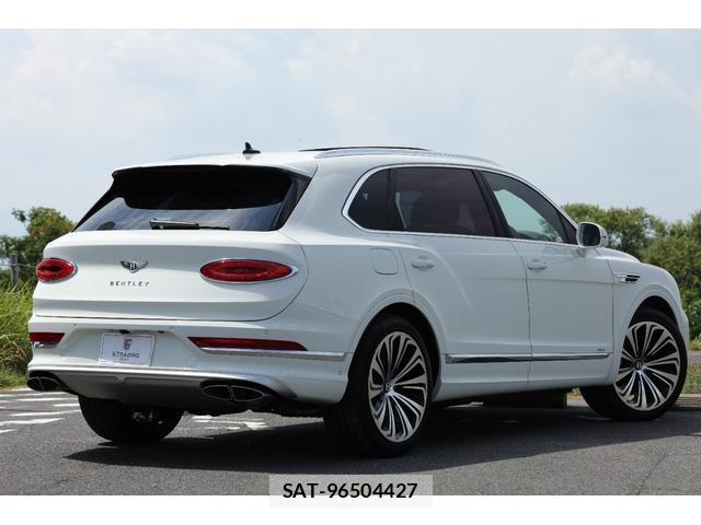 Bentley BENTAYGA 2023-08 8551889-5