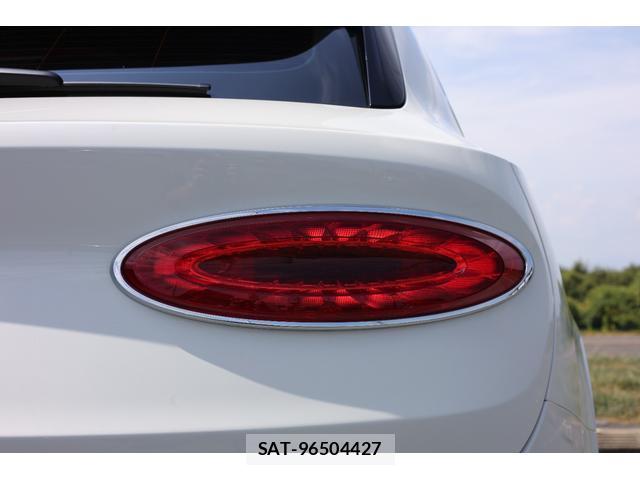 Bentley BENTAYGA 2023-08 8551889-7