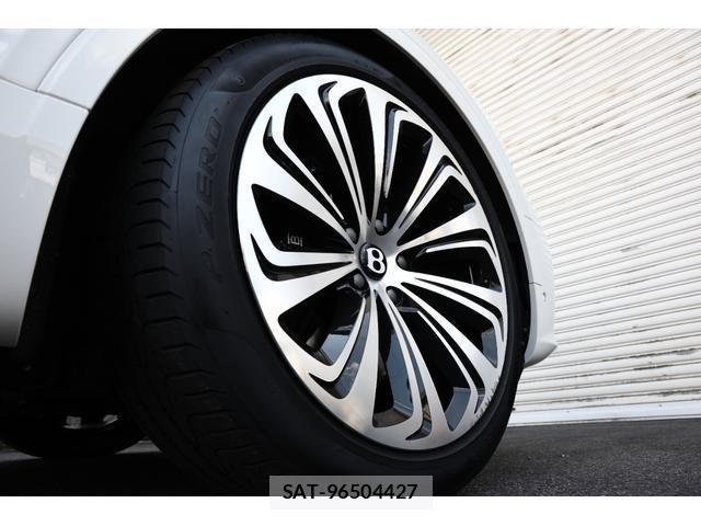 Bentley BENTAYGA 2023-08 8551889-8