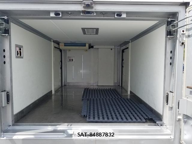Mazda BONGO TRUCK 2014-12 8550513-18