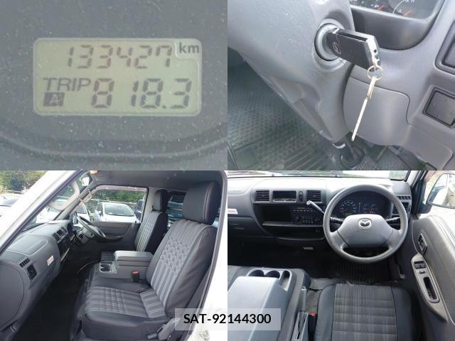 Mazda BONGO VAN 2016-08 8547594-7