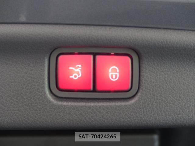 Mercedes Benz C-CLASS 2022-03 8549766-17