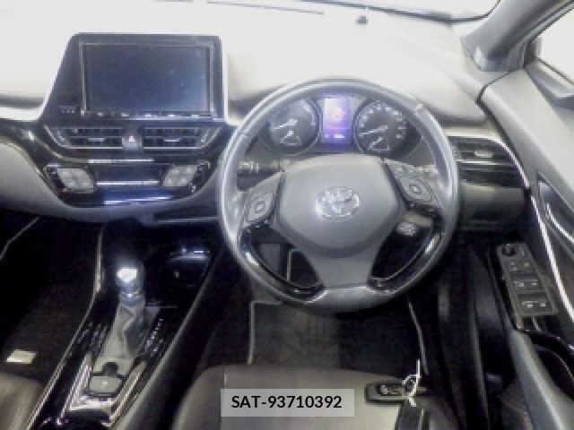 Toyota C-HR 2018-02 8545885-2