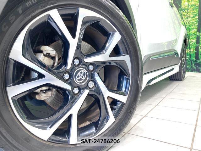 Toyota C-HR 2018-03 8546104-12