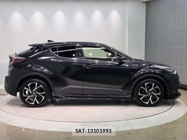 Toyota C-HR 2017-06 8546112-17