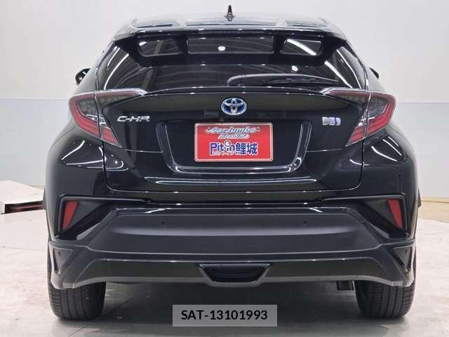 Toyota C-HR 2017-06 8546112-4