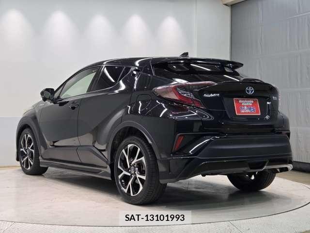 Toyota C-HR 2017-06 8546112-5
