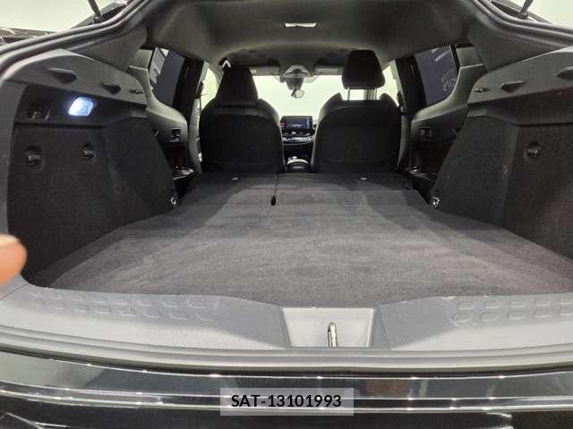 Toyota C-HR 2017-06 8546112-7