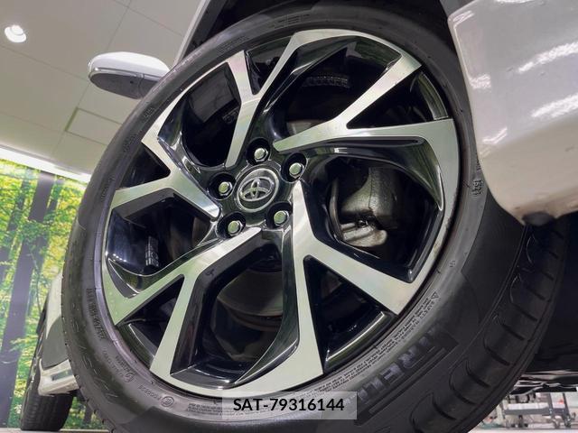 Toyota C-HR 2018-11 8546954-12