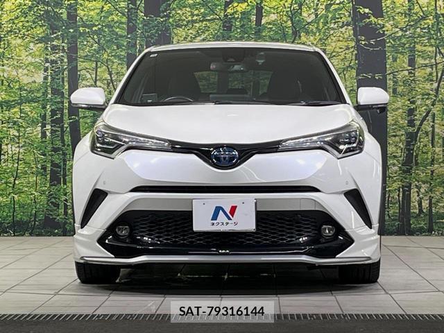 Toyota C-HR 2018-11 8546954-13